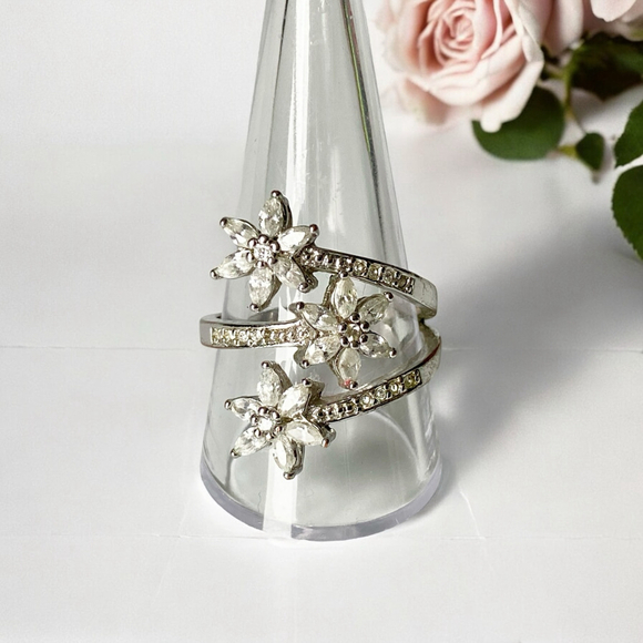Vintage Nevada Sterling Plated Clear Crystal Rhinestone Flower Ring, Adjustable - Picture 1 of 5